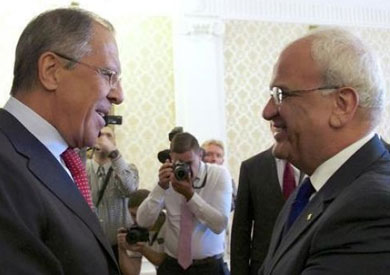 لقاء سابق يجمع صائب عريقات وسيرجي لافروف